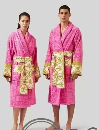 V Robe