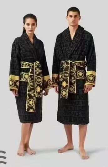 V Robe